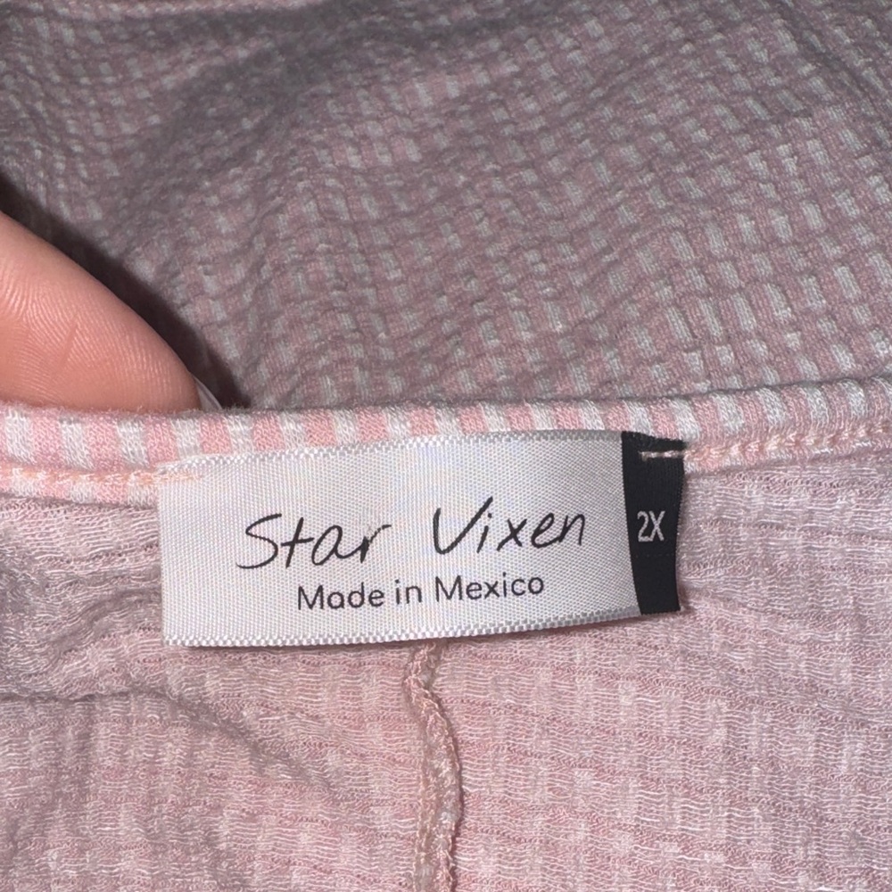 Star Vixen Pink Sleeveless Top with Brown Accent Buttons Size 2X - Picture 6 of 7